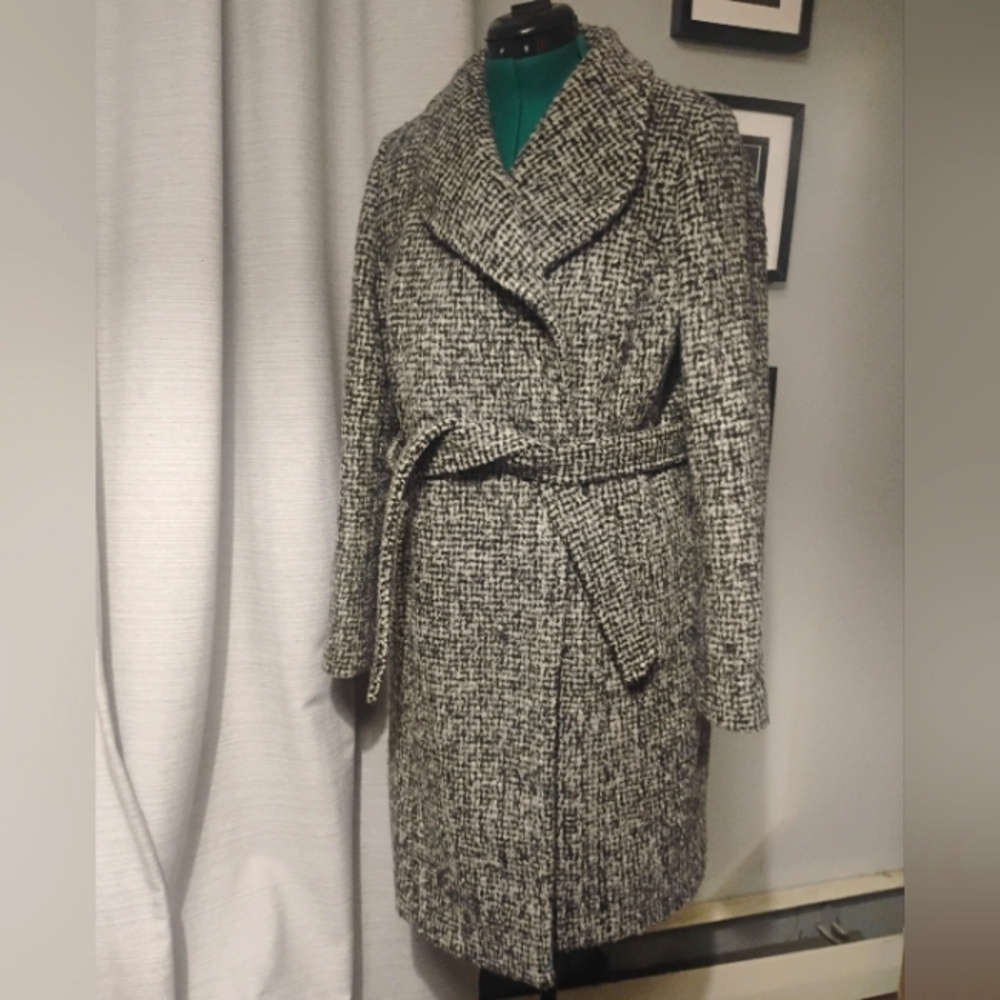 Cole Haan Asymmetrical Shawl Collar Wool Coat in Black and White Sz 14 - Picture 2 of 16